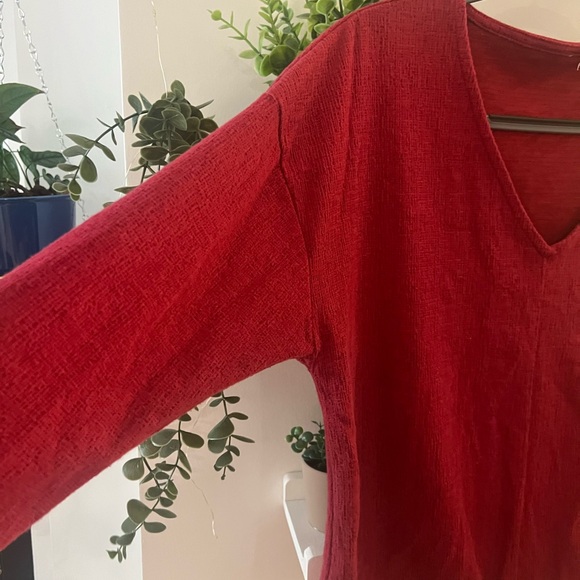 Old Navy Red V-Neck Tie-Front Top - Picture 3 of 5